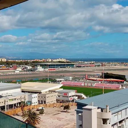 Urban Oasis At Luxurious Ocean Village * Gibraltar