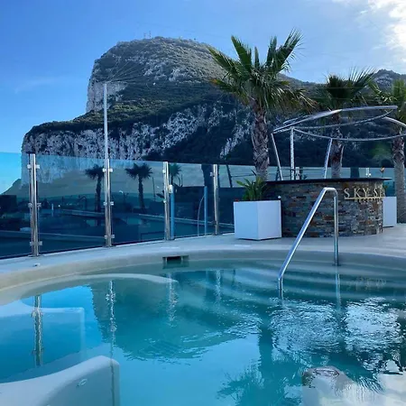 Urban Oasis At Luxurious Ocean Village * Gibraltar