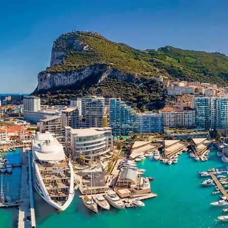 Urban Oasis At Luxurious Ocean Village * Gibraltar