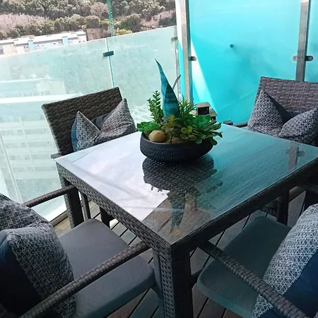 Urban Oasis At Luxurious Ocean Village Apartment